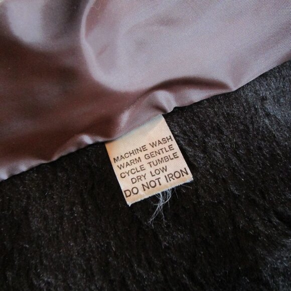 Faux fur coat, synthetic material. Large size, easy care. NPC Fashions - Picture 8 of 11